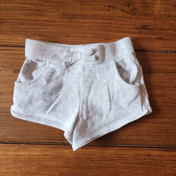 Garanimals 2 Toddler Girls Black & Gray Shorts With Elastic Waist Size 18 Months - Picture 3 of 8